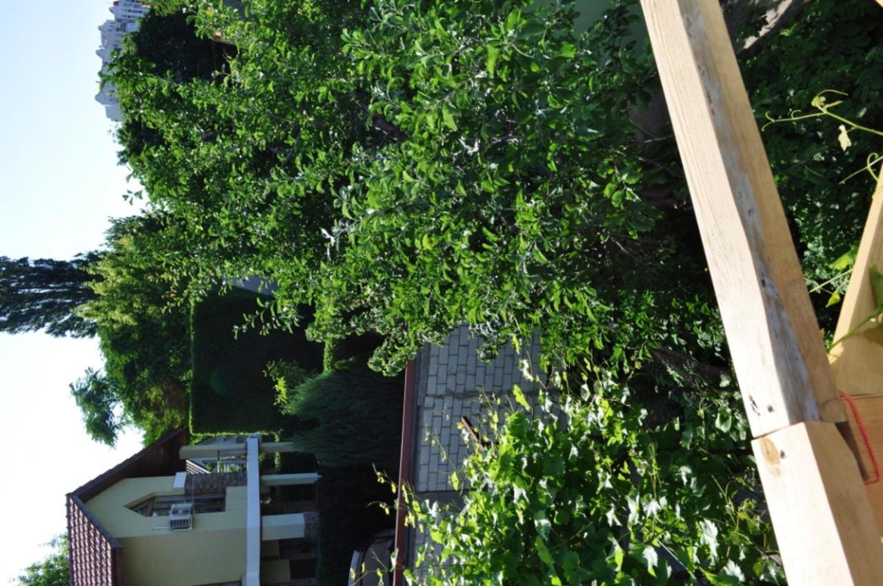Dacha V Arkadii Hotel Odessa Exterior foto